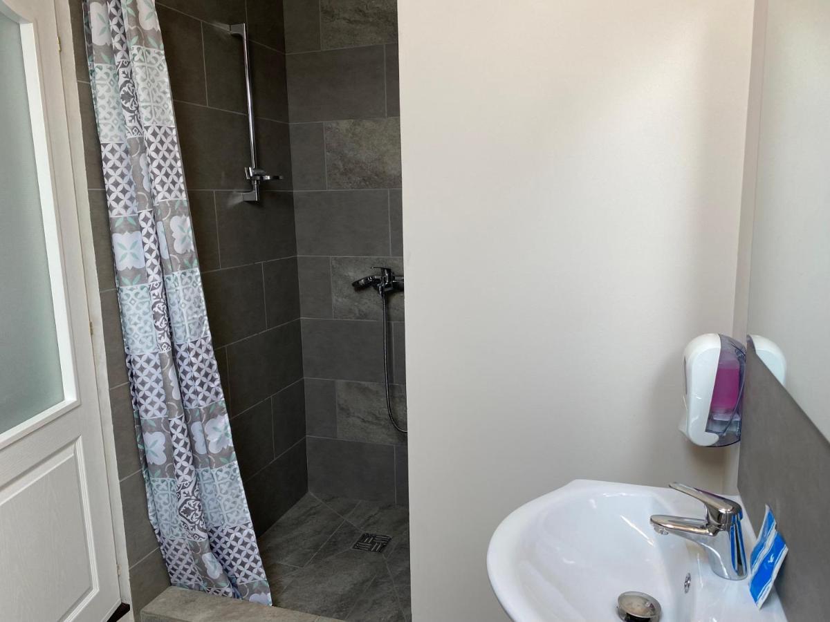 Boutique Rooms With Parking Орадеа Екстериор снимка