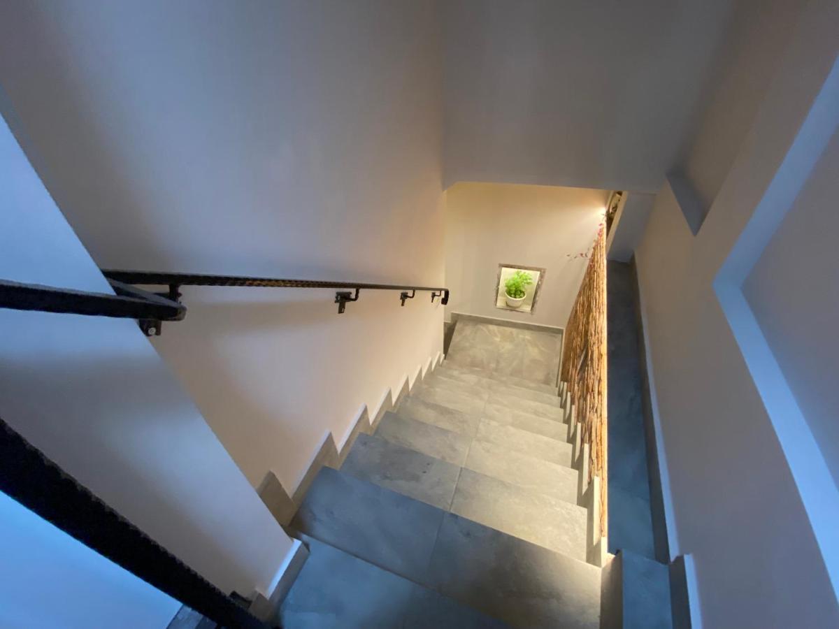 Boutique Rooms With Parking Орадеа Екстериор снимка