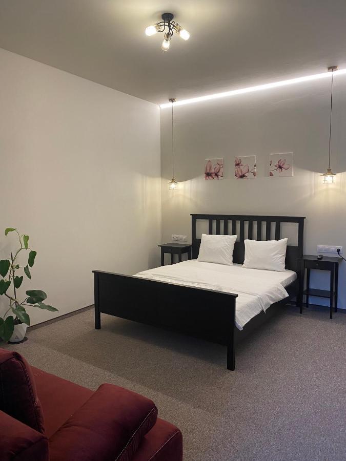 Boutique Rooms With Parking Орадеа Екстериор снимка